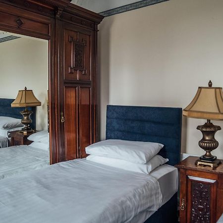 Bed and Breakfast Charlemont House Moy Exterior foto